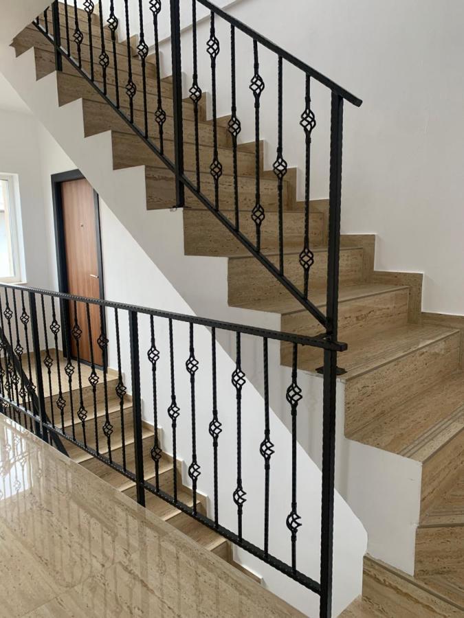 Wonderland Apartment Bistrita  Bagian luar foto