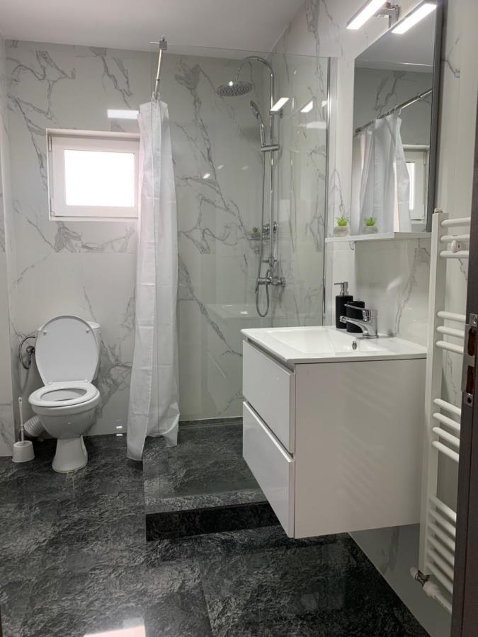 Wonderland Apartment Bistrita  Bagian luar foto