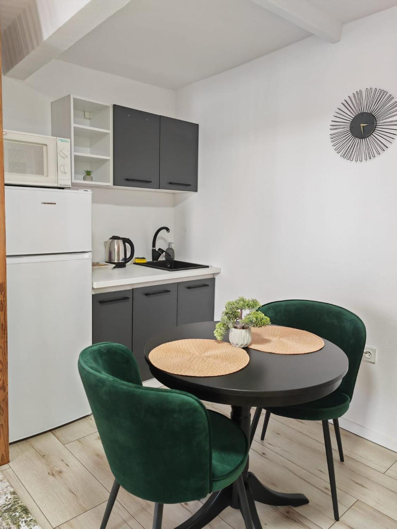 Wonderland Apartment Bistrita  Bagian luar foto